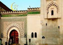 La Grande Mosquee was built in the year 1926. It i La Grande Mosquee was built in the year 1926. It is known for the delicious Moroccan tea and the typical eastern sweets offered here. Besides being a
